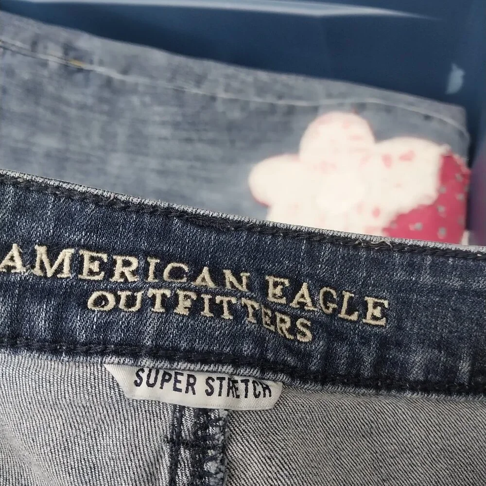 3330 Size 12 American Eagle High-rise Appliqued Quilted Bleach Dyed Jeans - Picture 6 of 7